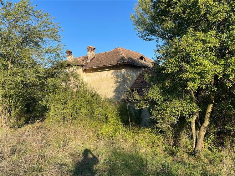 Casă cu 4 camere cu Teren 450 Mp în Est