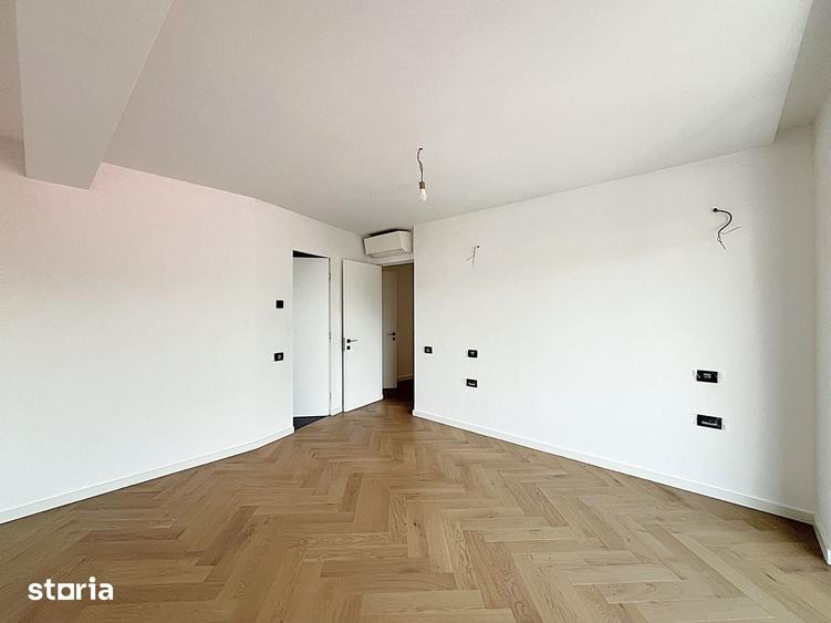 Apartament cu 4 camere semidecomandat în Floreasca
