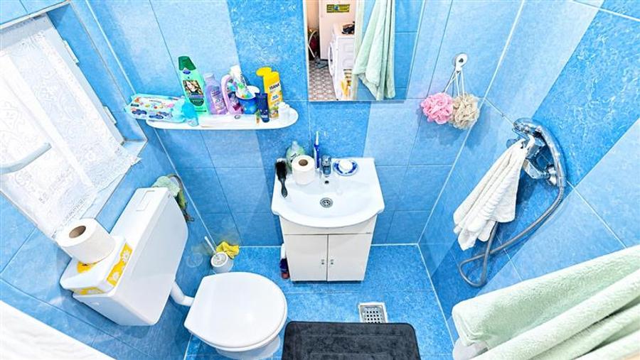 Casă individuală cu 2 camere cu Canalizare în Vest