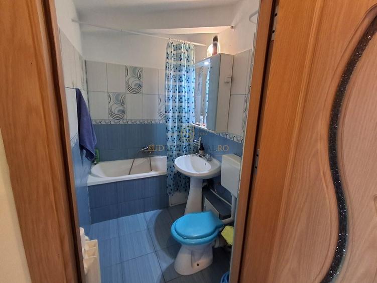 Apartament cu 2 camere semidecomandat, mobilat în Olteniței