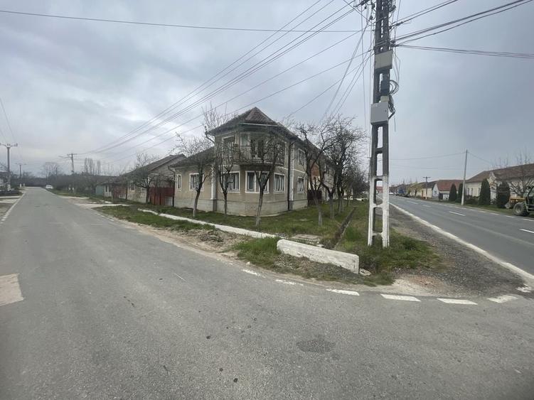 Casa de vanzare la drumul national, 2 pozitii, 2 CF-uri - 8