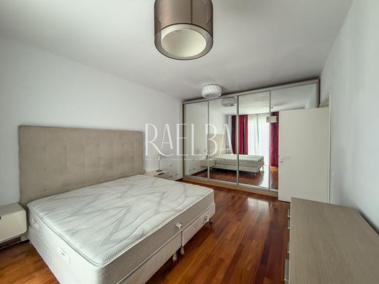 Apartament cu 4 camere semidecomandat, mobilat în Primăverii