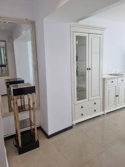 Apartament cu 4 camere circular în Trivale