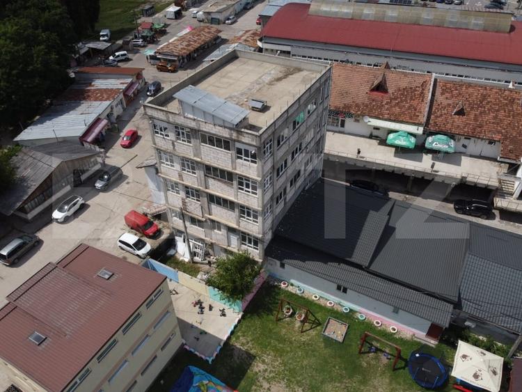 Spațiu comercial, de 1,080 mp, în Moreni