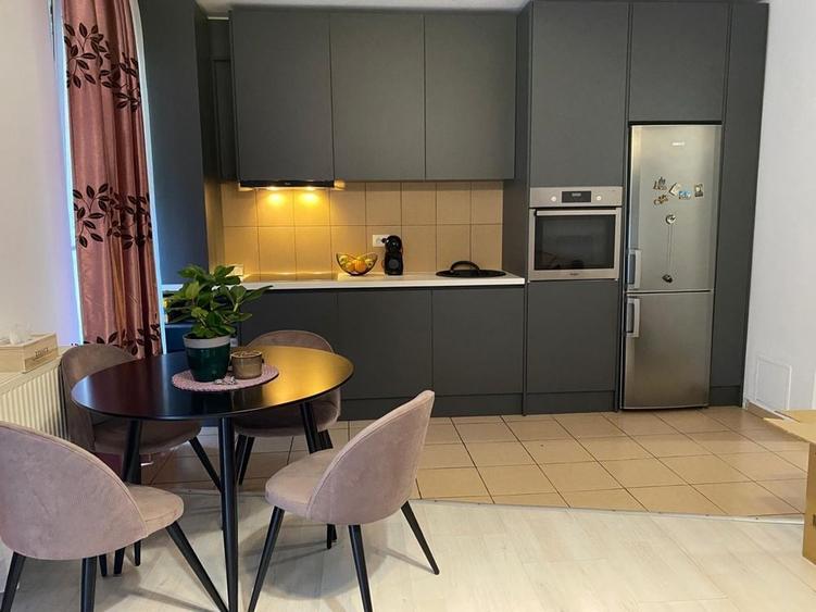 Apartament cu 2 camere decomandat în Florești