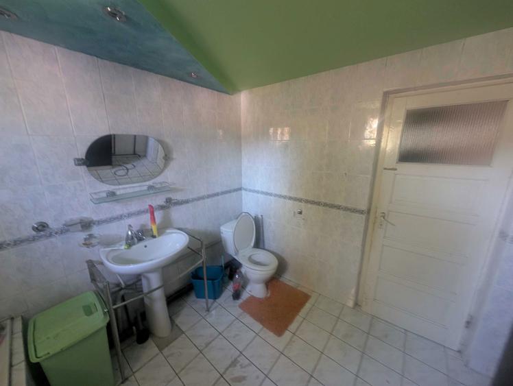 Casă cu 3 camere în Lipoveni