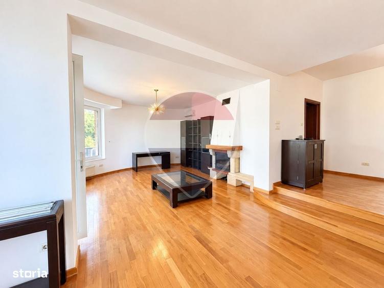 Apartament cu 4 camere în Central