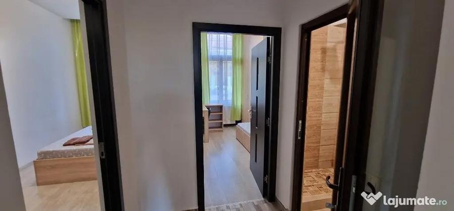 Apartament cu 3 camere decomandat în Spitalul Județean