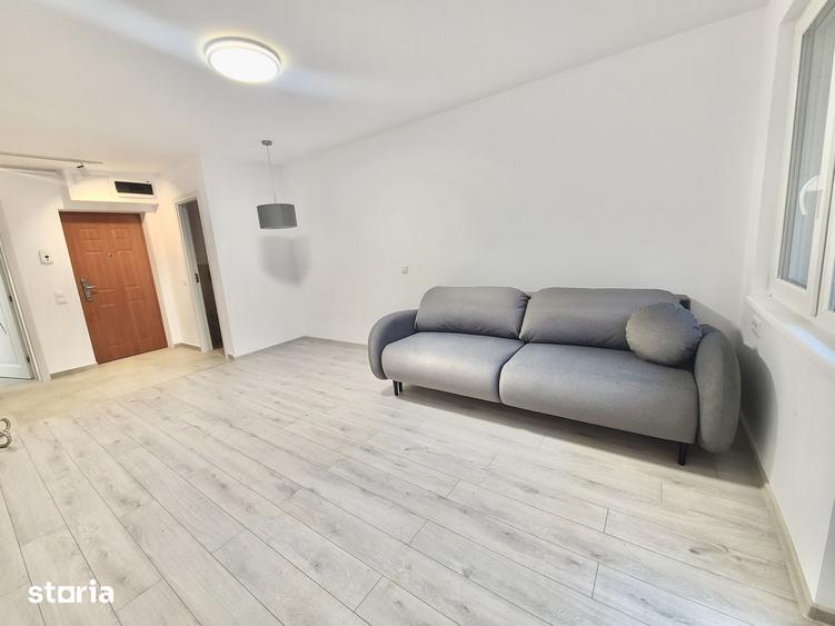 Apartament cu 3 camere decomandat în Cornișa