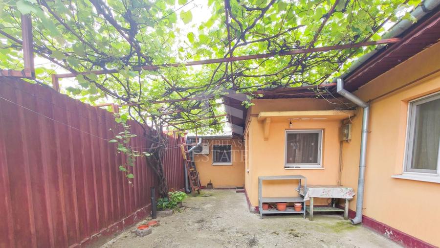 Casă individuală cu 4 camere cu Canalizare în Rahova