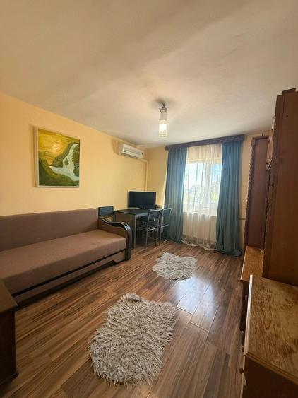 Garsonieră decomandată în Complex Studențesc