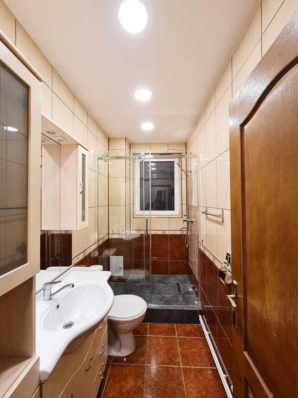 Apartament cu 3 camere decomandat în Zorilor