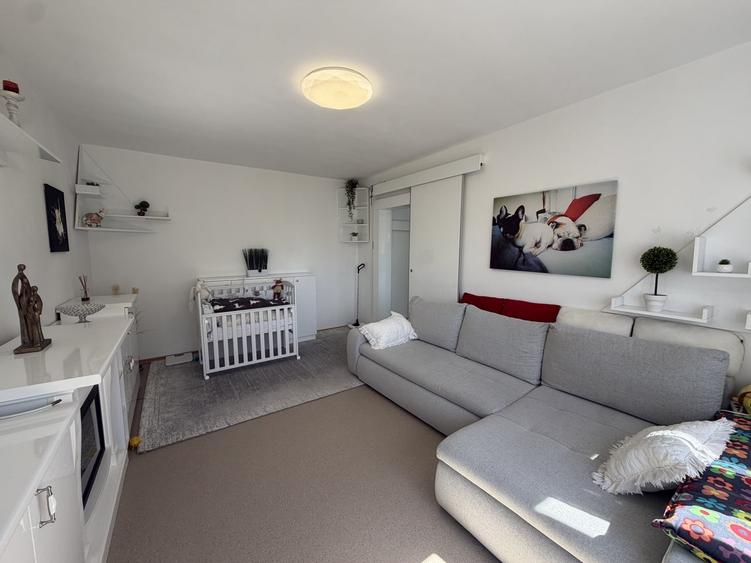 Apartament cu 2 camere decomandat, mobilat în Titan
