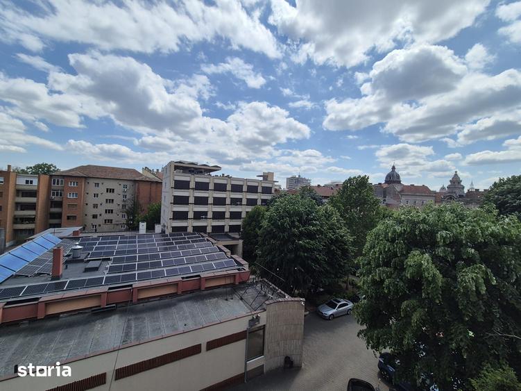Apartament cu 4 camere în Central