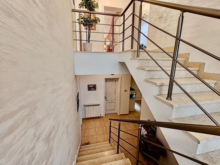 Vila spatioasa de vanzare 7 camere cu gradina amenajata si terasa spectaculoasa - 23