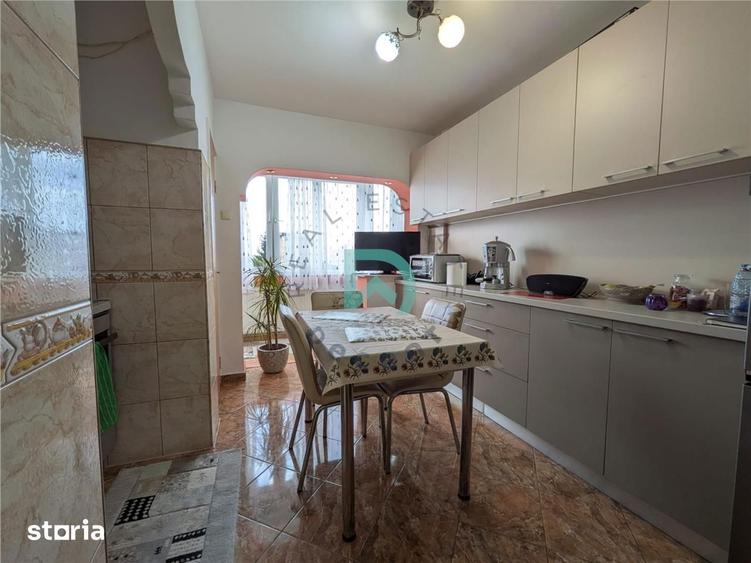 Apartament cu 2 camere decomandat în Florilor