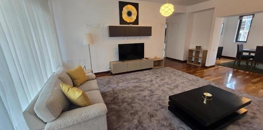 Apartament cu 5 camere decomandat, mobilat în Herăstrău