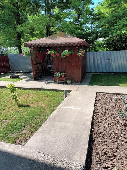 Casă cu 4 camere în Vărsătura