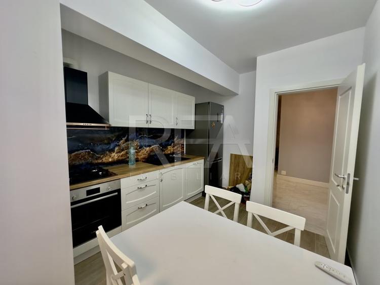 4 Camere Decomandat Mobilat Utilat Pod Constanta - 12