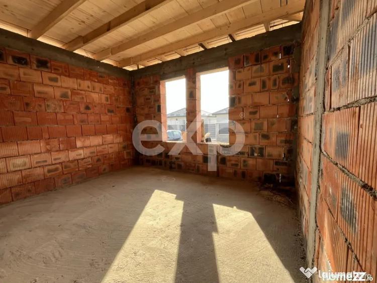 Casă cu 3 camere cu Teren 275 Mp în Crevedia