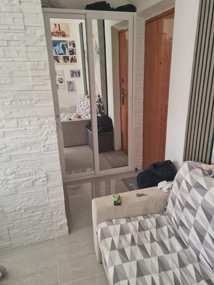 Apartament cu 2 camere semidecomandat în Bucur Obor