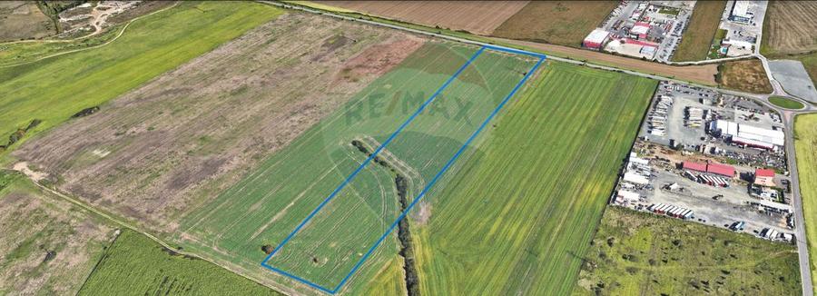 Teren agricol intravilan de 50513 mp, în Exterior Nord
