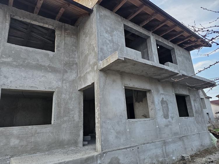 Casă cu 3 camere în Câmpineanca