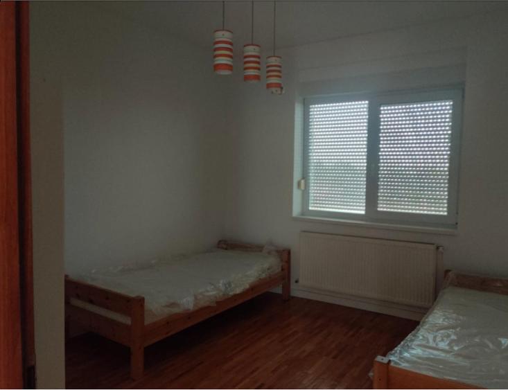 Apartament cu 4 camere decomandat, mobilat în Odobescu