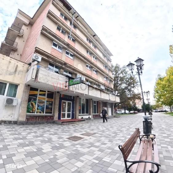 Spațiu comercial, de 2,167 mp, în Ultracentral