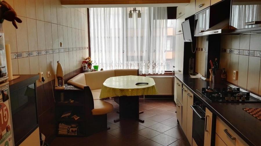 Apartament cu 2 camere decomandat în