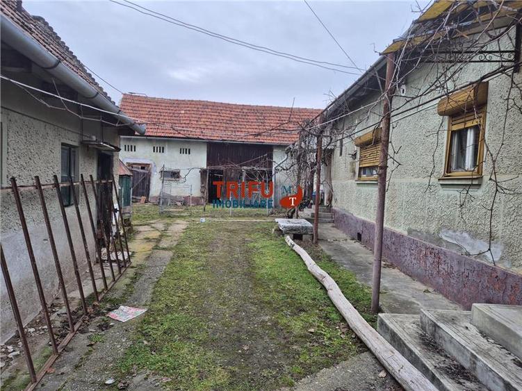 Casă individuală cu 5 camere cu Canalizare în Bărăbanț