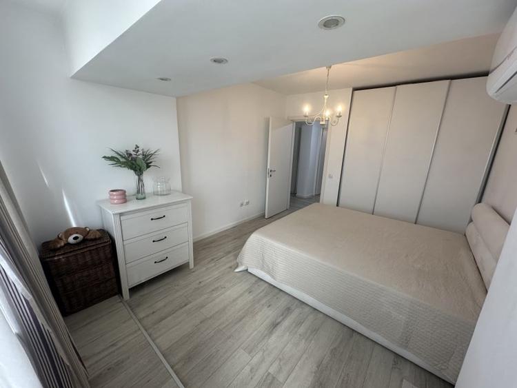 Apartament cu 3 camere decomandat, mobilat în Decebal