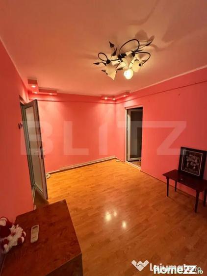 Apartament cu 2 camere semidecomandat în Micro 38