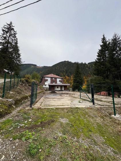 Teren de 900 mp, în Râu de Mori