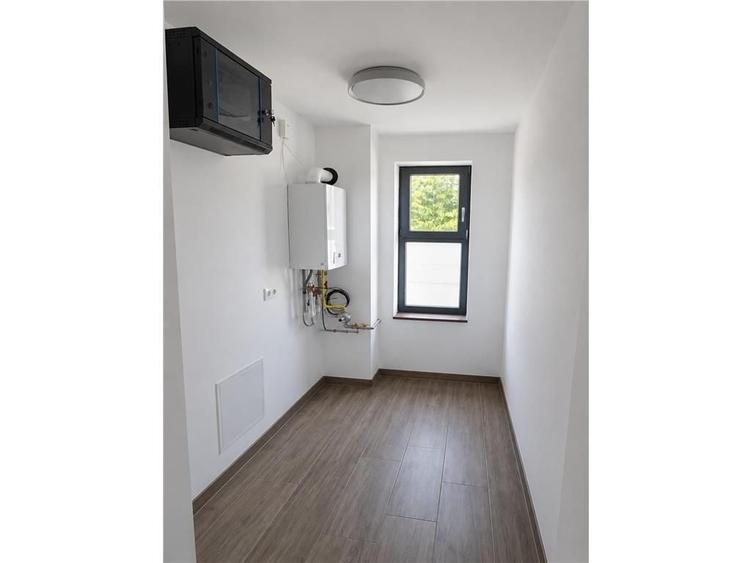 Casă cu 5 camere cu Teren 455 Mp în Sud