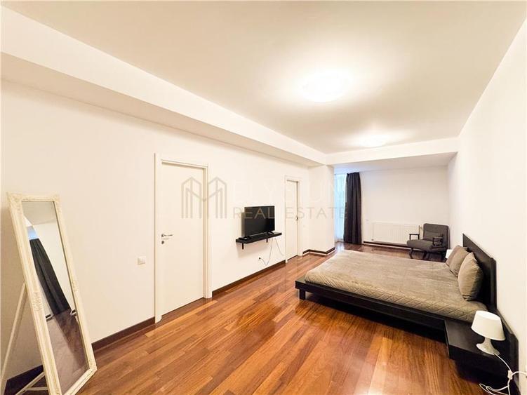 Apartament cu 4 camere decomandat, mobilat în Herăstrău