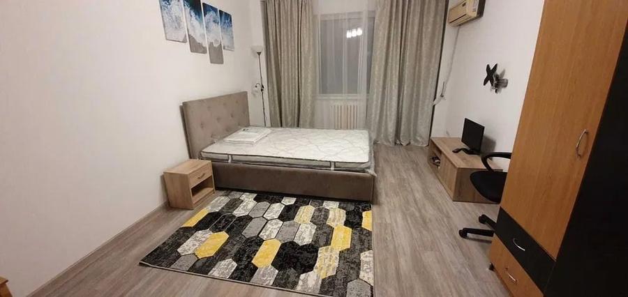 Garsonieră decomandată, mobilată în Podu Roș