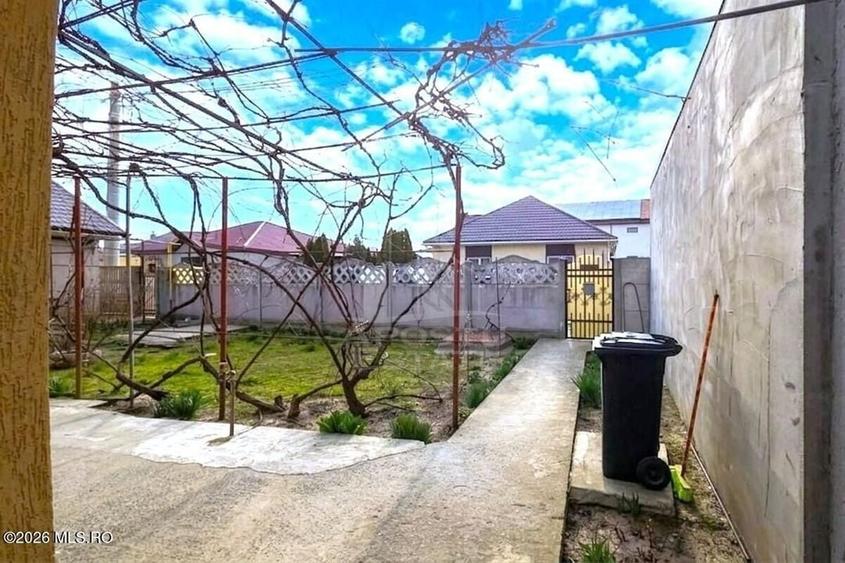 Duplex cu 3 camere cu Canalizare în 2 Mai