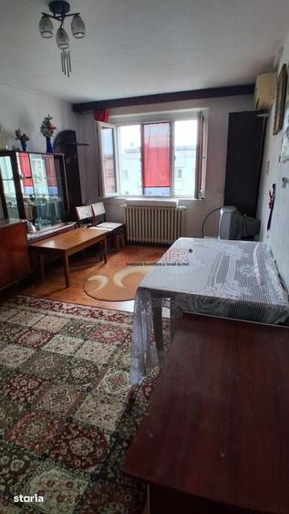 Apartament cu 3 camere decomandat în Dristor
