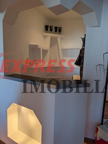 Apartament cu 3 camere decomandat, mobilat în Dristor