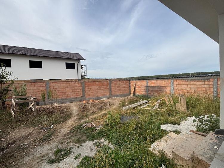Casă individuală cu 4 camere cu Canalizare în Șelimbăr