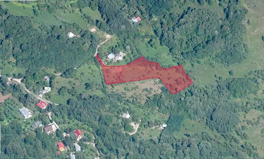 Teren de 6376 mp, în Valea Târsei