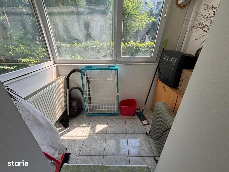 Apartament cu 3 camere decomandat în Podul de Fier