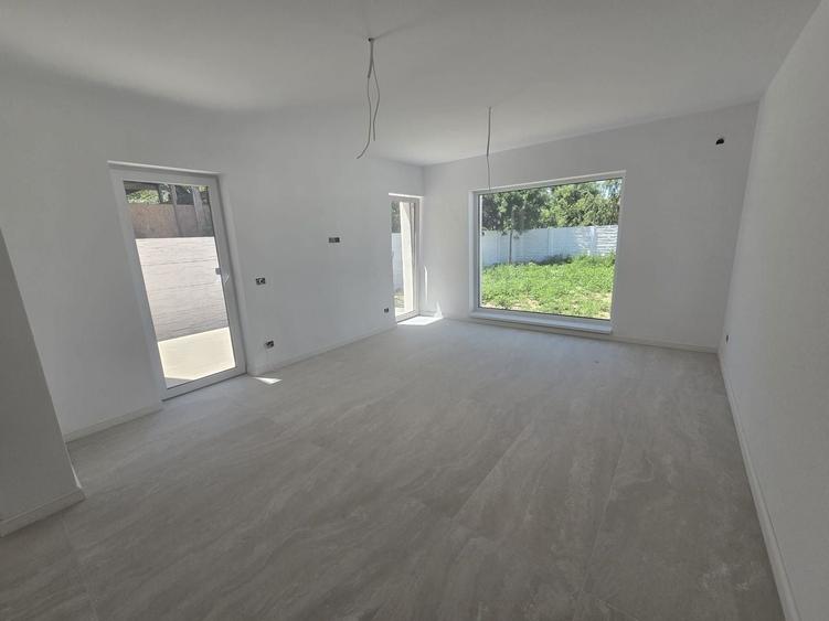 Duplex cu 4 camere cu Canalizare în Ghiroda