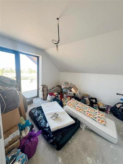 Casă cu 5 camere cu Teren 492 Mp în Cihei