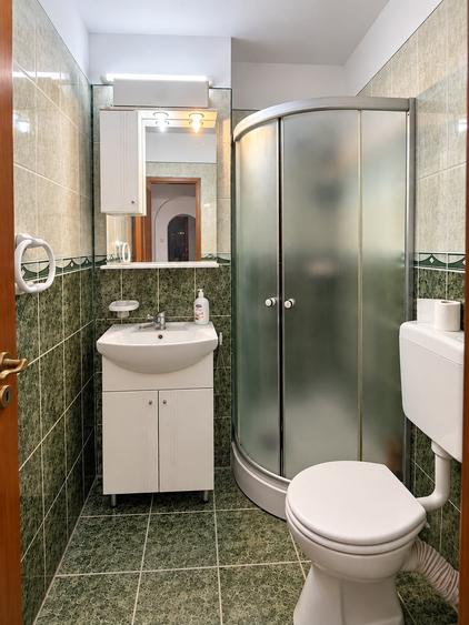 Apartament cu 4 camere decomandat în Decebal