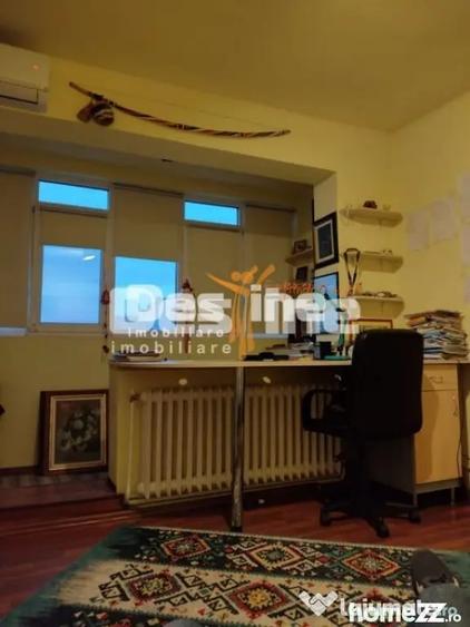 Apartament cu 4 camere decomandat în Alexandru cel Bun