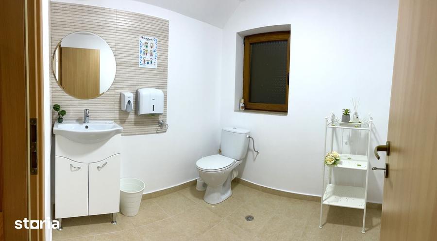 Casă cu 5 camere cu Teren 600 Mp în Lunei