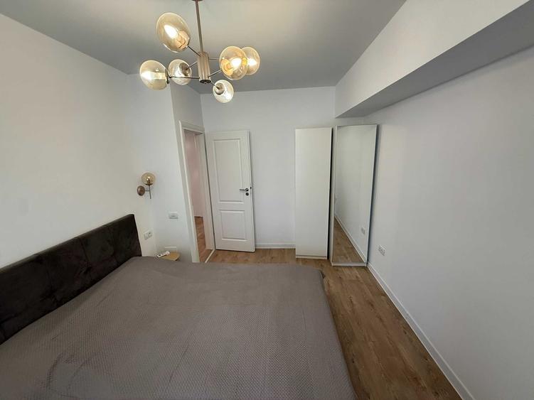 Apartament cu 3 camere semidecomandat în Central