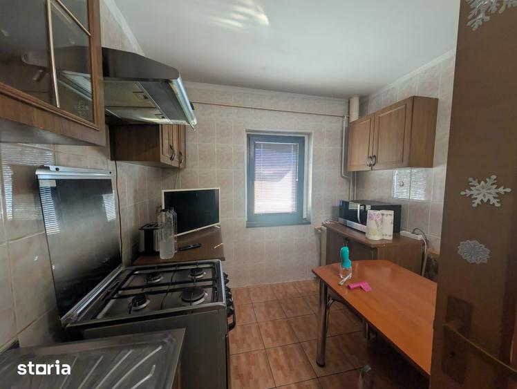 Apartament cu 3 camere decomandat în Mărășești